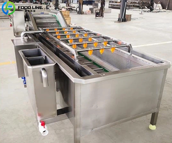 Fruit washing line with spray nozzles